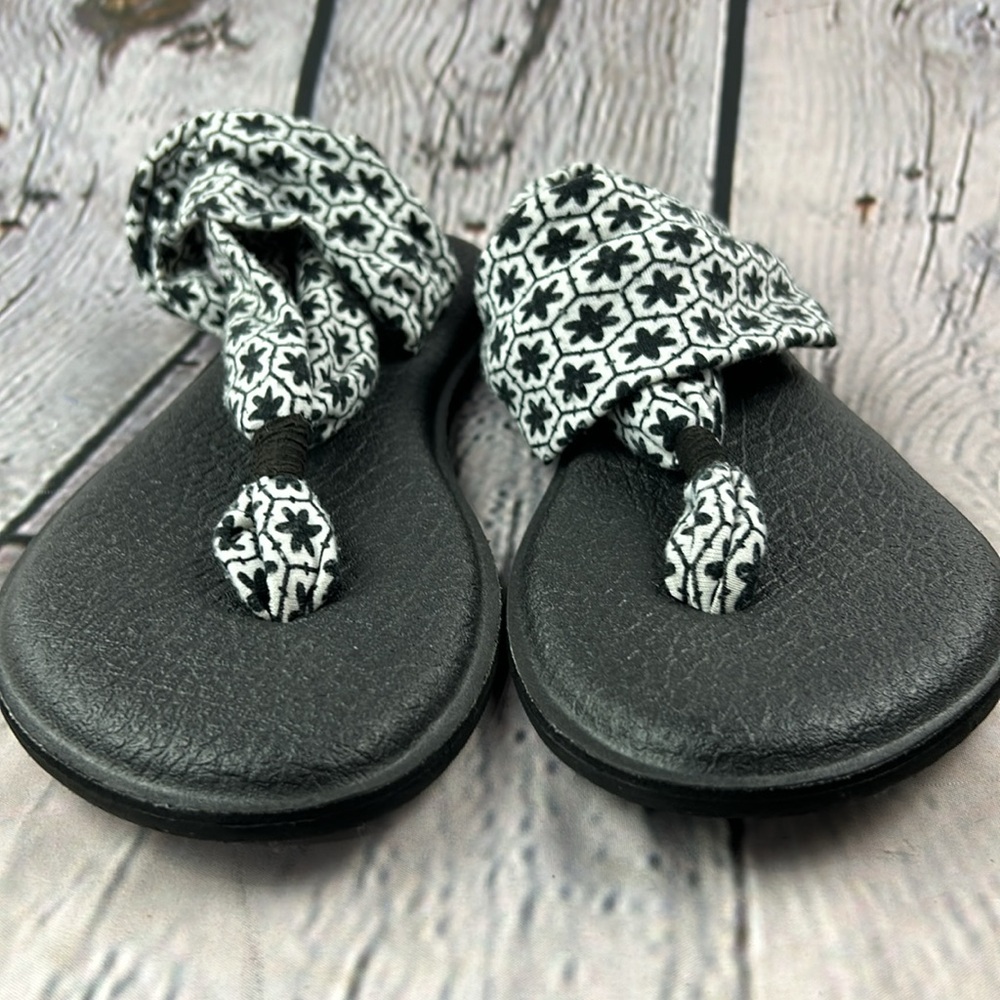 SANUK Black & White Yoga Mat Thong Sling Back Soft Cotton Sandals - Picture 13 of 17